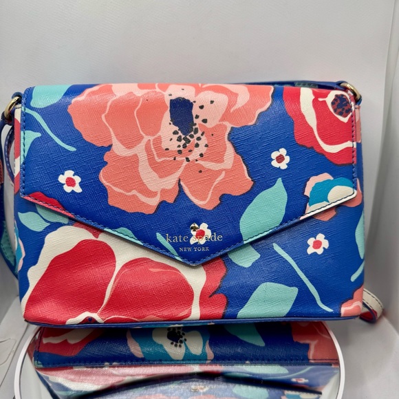 kate spade Handbags - Kate Spade Vibrant Floral Crossbody Bag